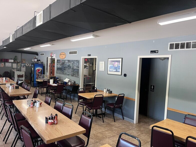 More Photos Of 10691 W Grand River Rd, Fowlerville Restaurant For Sale