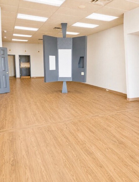 More Photos Of 800 E Aldrich Rd, Bolivar Freestanding For Sale