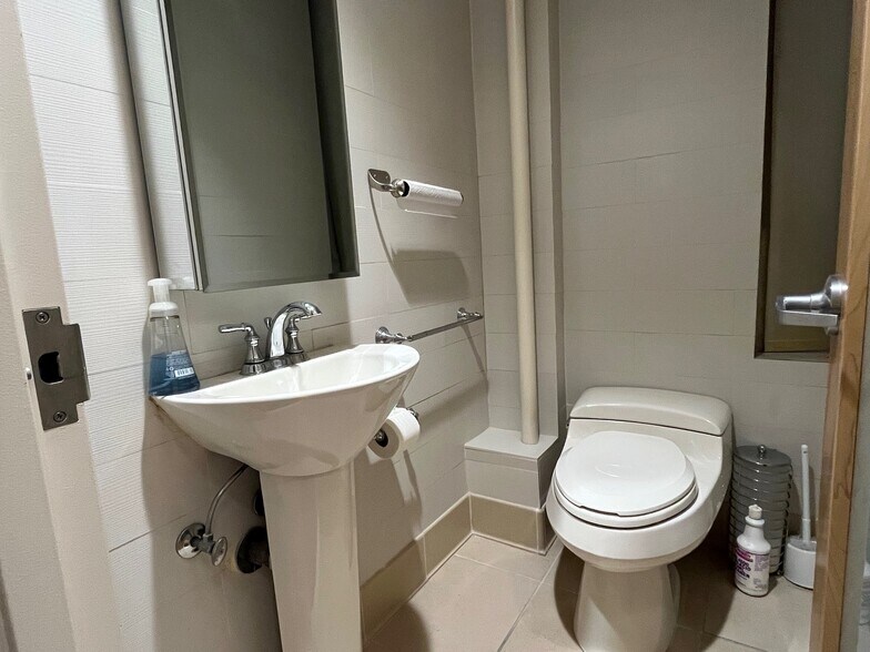 More Photos Of 104-110 E 40th St, New York Medical For Sale