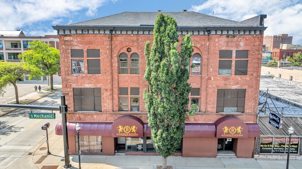 More Photos Of 100 W Washington Ave, Jackson Medical For Sale