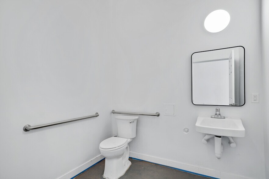 More Photos Of 1644 Taraval St, San Francisco Office For Sale