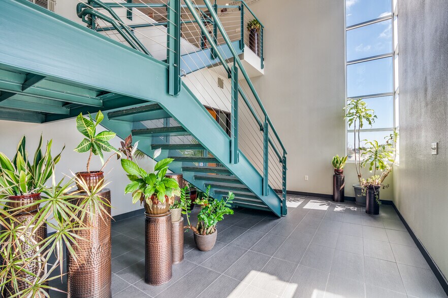 More Photos Of 2717 Wind River Ln, Denton Loft Creative Space For Lease