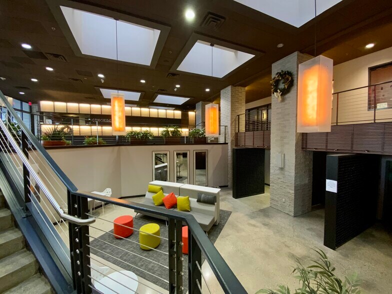 More Photos Of 270 E Highland Ave, Milwaukee Apartments For Sale