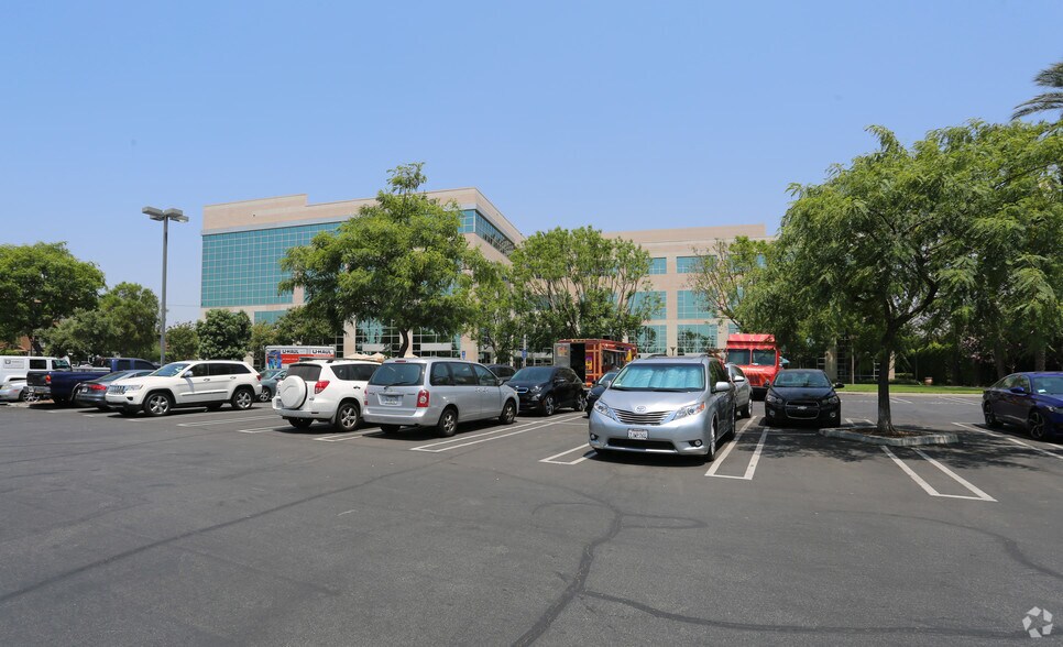 More Photos Of 2400 Empire Ave, Burbank Office For Lease