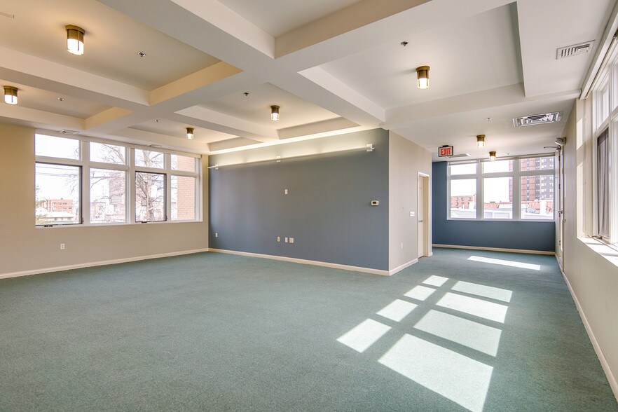 More Photos Of 2000 West St, Union City Office Residential For Lease