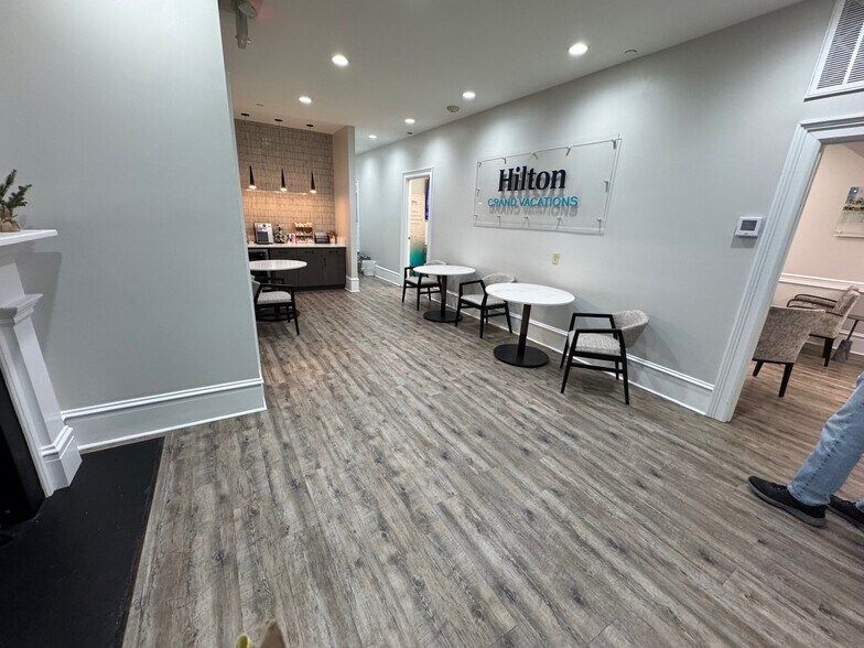 More Photos Of 211-224 W Saint Julian St, Savannah Storefront For Lease