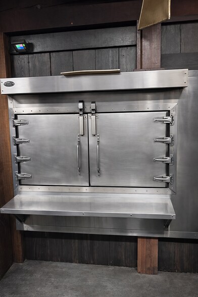 More Photos Of 1607 Magnolia Ave, Buena Vista General Retail For Sale