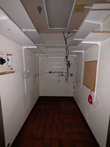 More Photos Of 1889 E Willow St, Signal Hill Freestanding For Lease