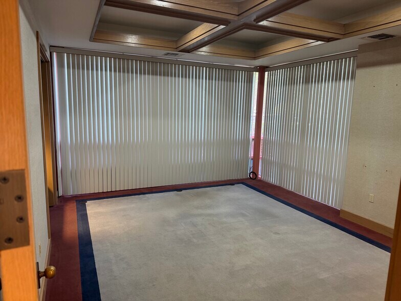 More Photos Of 2700 NW 43rd St, Gainesville Office For Lease