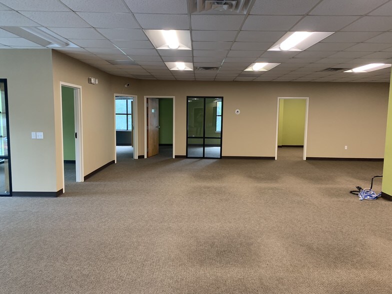 More Photos Of 3717 Apalachee Pky, Tallahassee Loft Creative Space For Lease