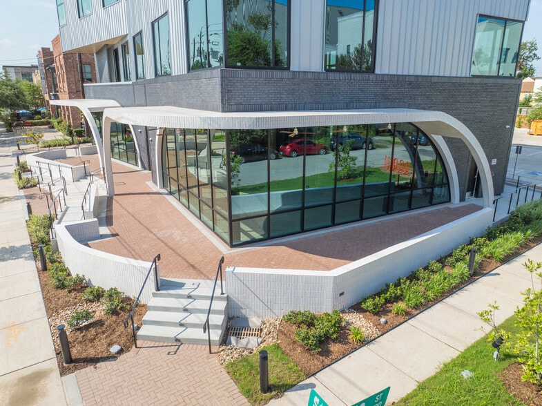 More Photos Of 1023 Studewood St, Houston Storefront Retail Office For Lease