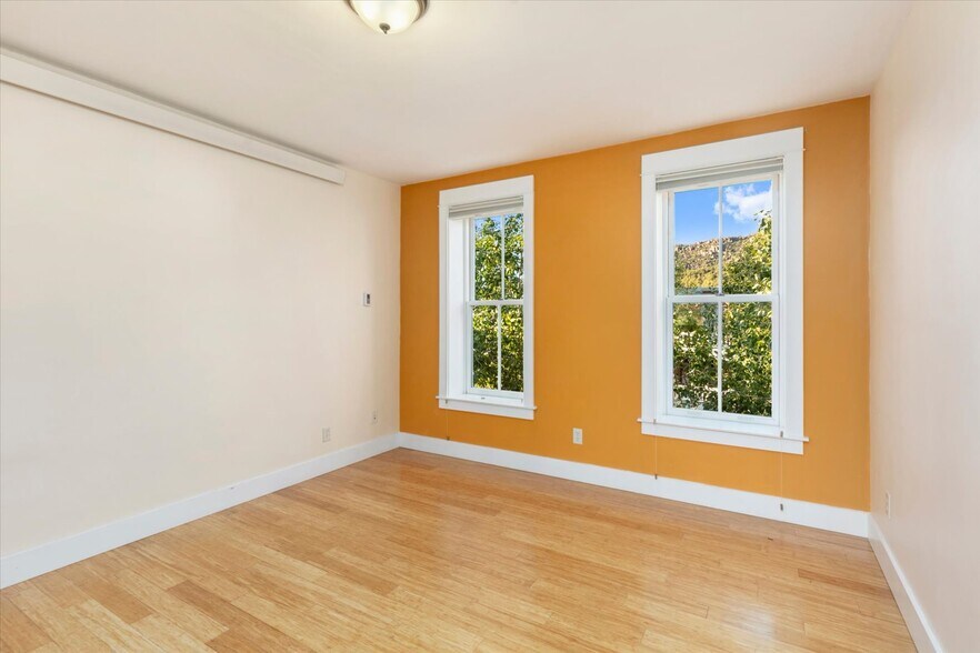 More Photos Of 902 S Main St, Buena Vista Storefront Retail Residential For Sale