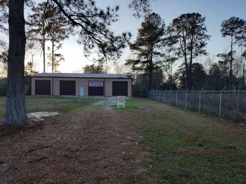 More Photos Of 722 Plum Grove Rd, Cleveland Self Storage For Lease
