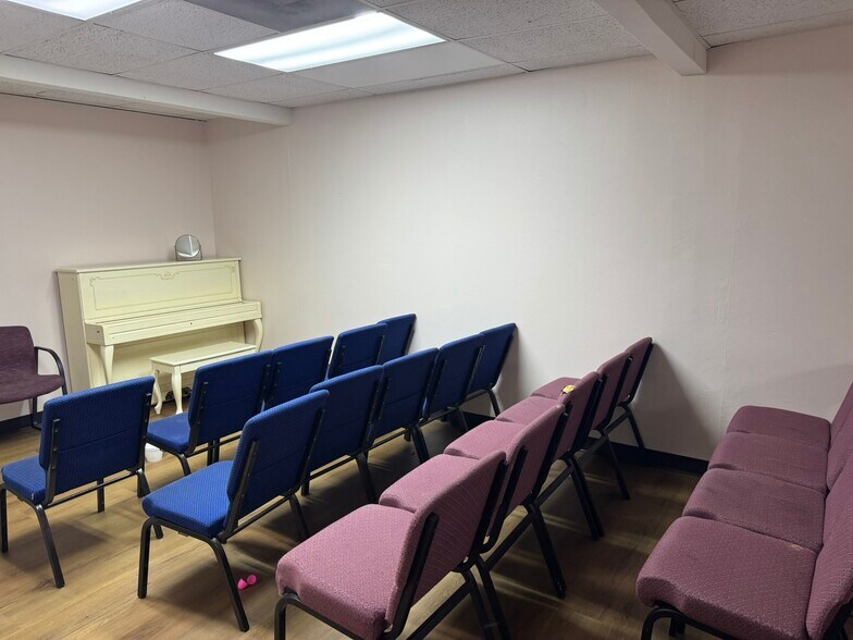 More Photos Of 3114 Old Denton Rd, Carrollton Specialty For Sale