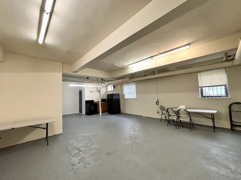 Primary Photo Of 2910 137th St, Flushing Apartments For Lease