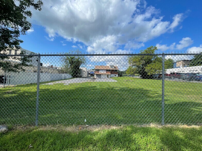 More Photos Of 2203 Silverside Rd, Wilmington Storefront Retail Office For Sale