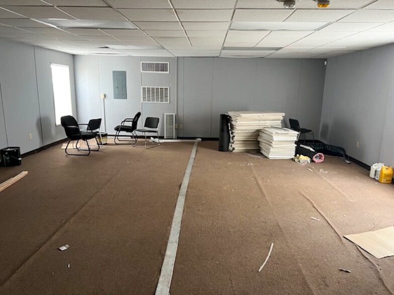 More Photos Of 1624 Blue Ridge Blvd, Kansas City Warehouse For Sale