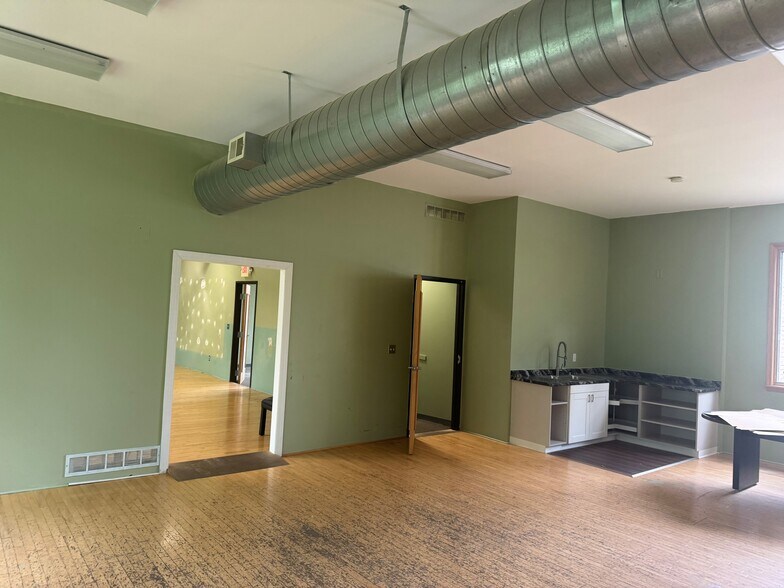 More Photos Of 23020 Power Rd, Farmington Medical For Sale