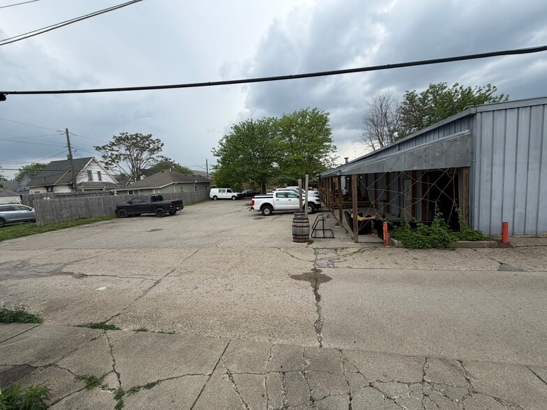 More Photos Of 1301 Barth Ave, Indianapolis Bar For Sale