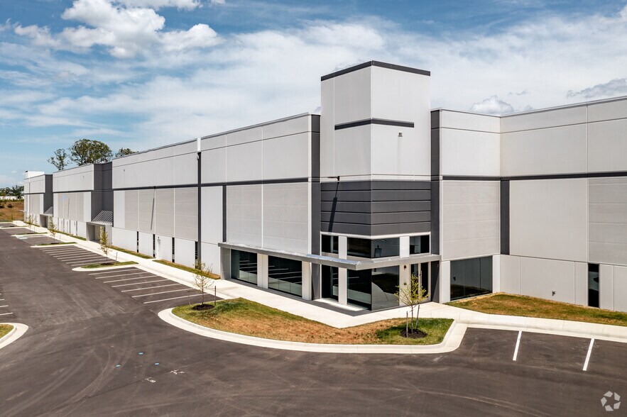 Primary Photo Of 7413 Cushing Rd, Manassas Warehouse For Lease