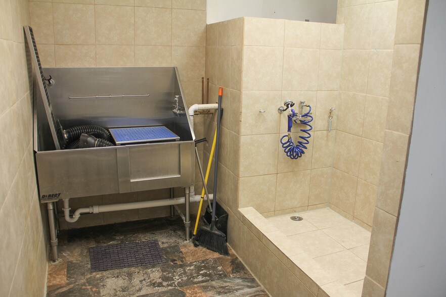 More Photos Of 1500-1538 W Algonquin Rd, Palatine Unknown For Lease