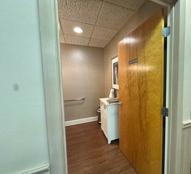 More Photos Of 445 Main St, Center Moriches Medical For Sale