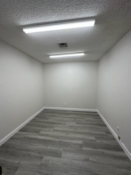 More Photos Of 17151 Main St, Hesperia Medical For Lease