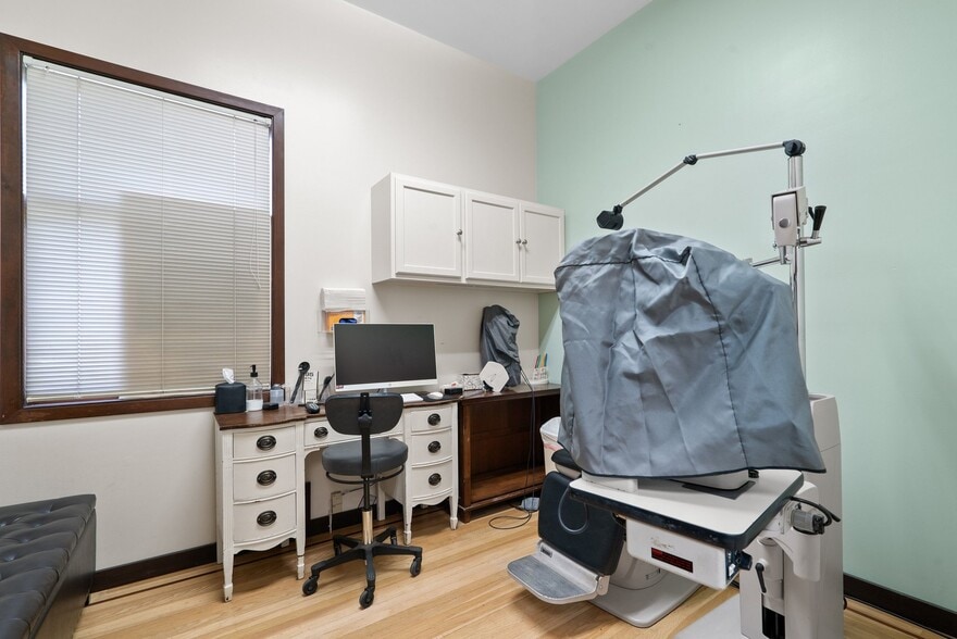 More Photos Of 217 E Lake Ave, Watsonville Office For Sale