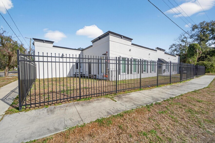 More Photos Of 3411 N 29th St, Tampa Office For Sale