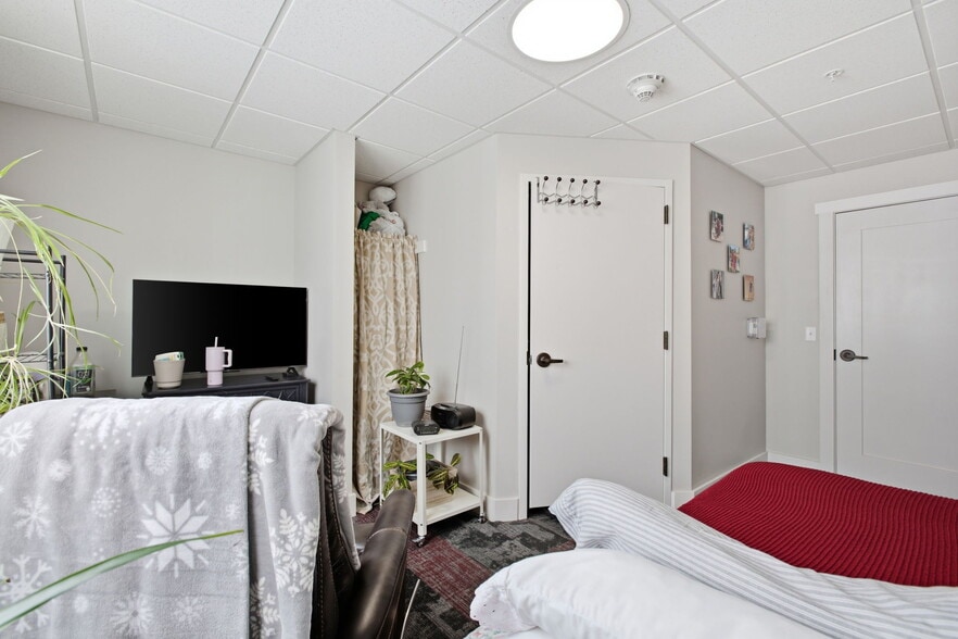 More Photos Of 915 N H St, Fremont Assisted Living For Sale