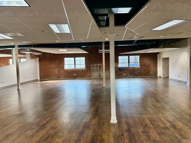 More Photos Of 1095 Zonolite Rd NE, Atlanta Loft Creative Space For Lease