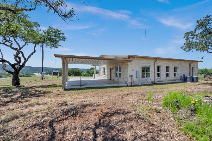 More Photos Of 10490 TX-29, Burnet Office For Sale