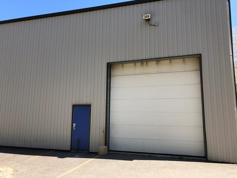 More Photos Of 159 Grassy Plain St, Bethel Manufacturing For Lease
