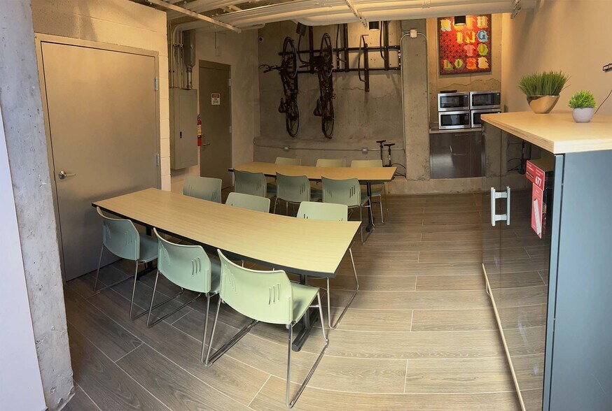 More Photos Of 116 W Hubbard St, Chicago Coworking Space