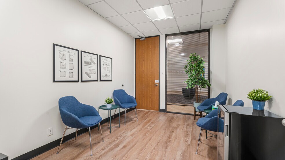 More Photos Of 800 W Sam Houston Pky S, Houston Office For Lease