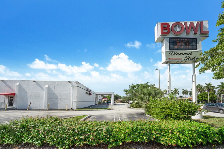 More Photos Of 2200 N Federal Hwy, Pompano Beach Bowling Alley For Sale