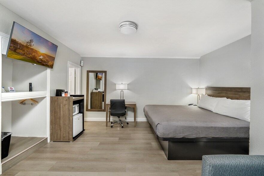 More Photos Of 8009 N Highway 99, Stockton Hotel For Sale