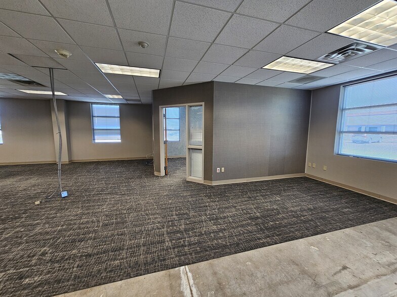 More Photos Of 1202 E South 11th St, Abilene Office For Lease