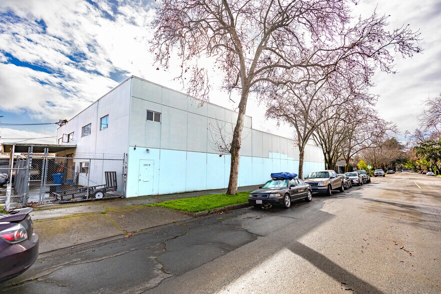 More Photos Of 1819 23rd St, Sacramento Warehouse For Lease