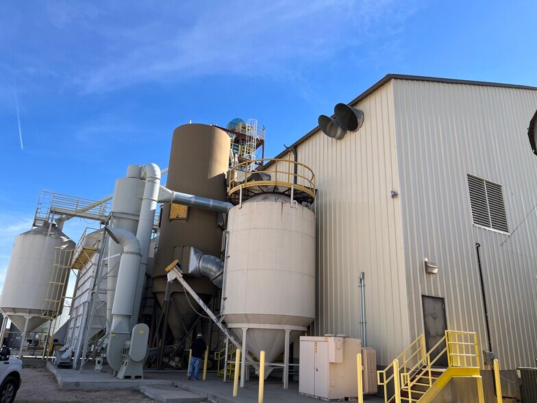 More Photos Of 403 S Monroe St, New Deal Industrial For Sale