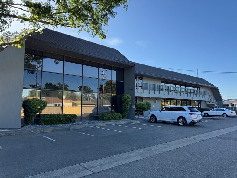 More Photos Of 6130 Freeport Blvd, Sacramento Office For Lease