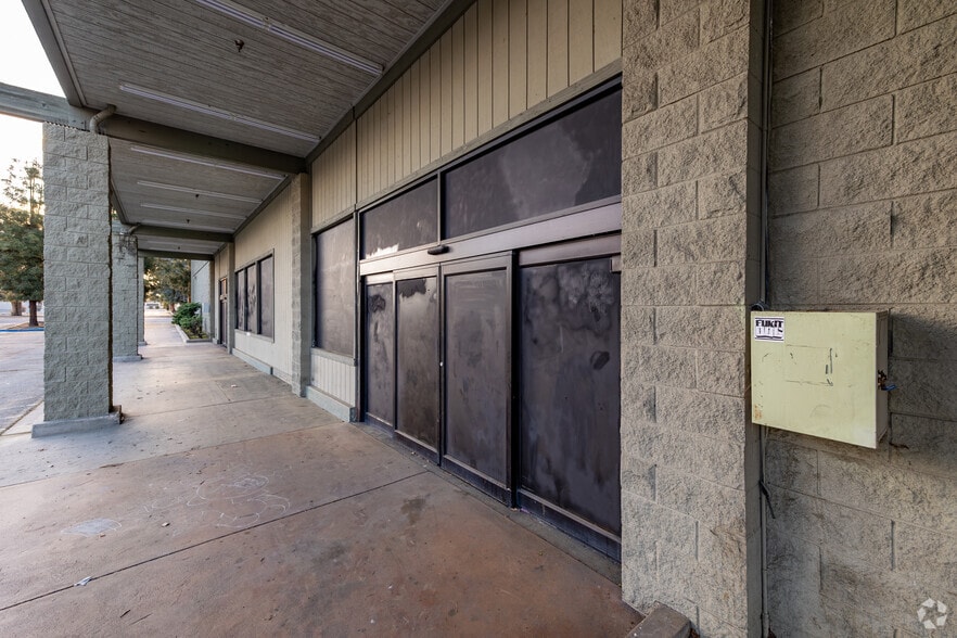 More Photos Of 1109-1189 S State St, Hemet Unknown For Lease