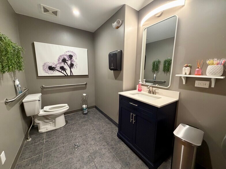 More Photos Of 134 W State St, Sycamore Office Residential For Sale