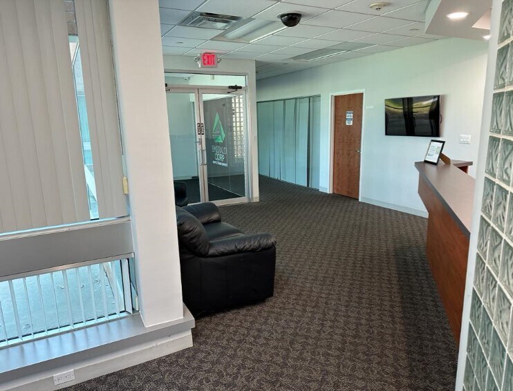 More Photos Of 48 Mall Dr, Hauppauge Light Manufacturing For Lease