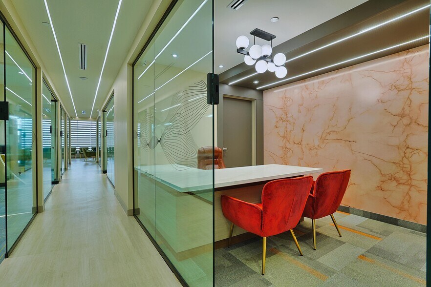 More Photos Of 1200 Derry Rd E, Mississauga Freestanding For Lease