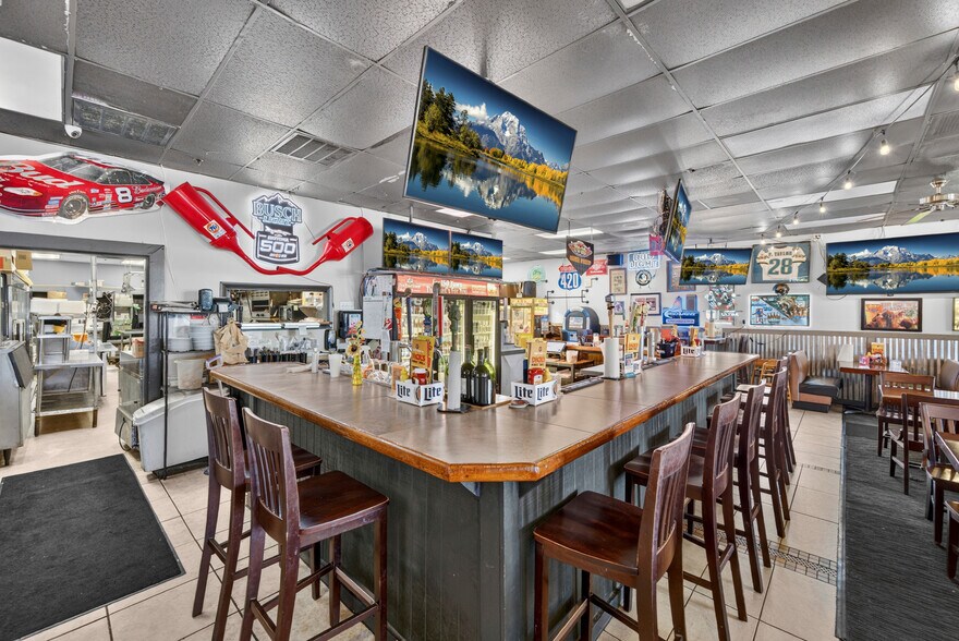 More Photos Of 14286 Beach Blvd, Jacksonville Beach General Retail For Sale