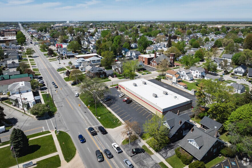 More Photos Of 1154 W State St, Fremont Freestanding For Sale