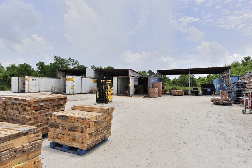 More Photos Of 903 Steele Rd, Highlands Warehouse For Sale