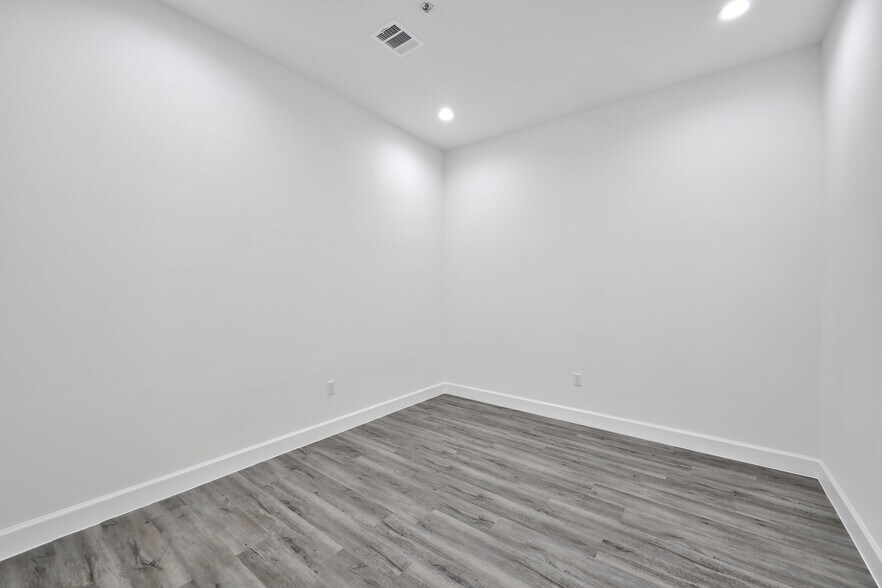 More Photos Of 284 Ed English Dr, Shenandoah Medical For Sale