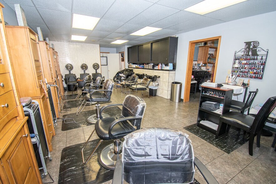 More Photos Of 3861 Main St, Mineral Ridge Office For Sale